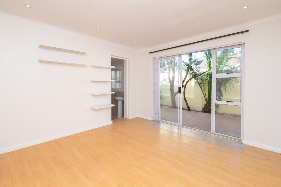 5 Bedroom Property for Sale in Gardens Western Cape